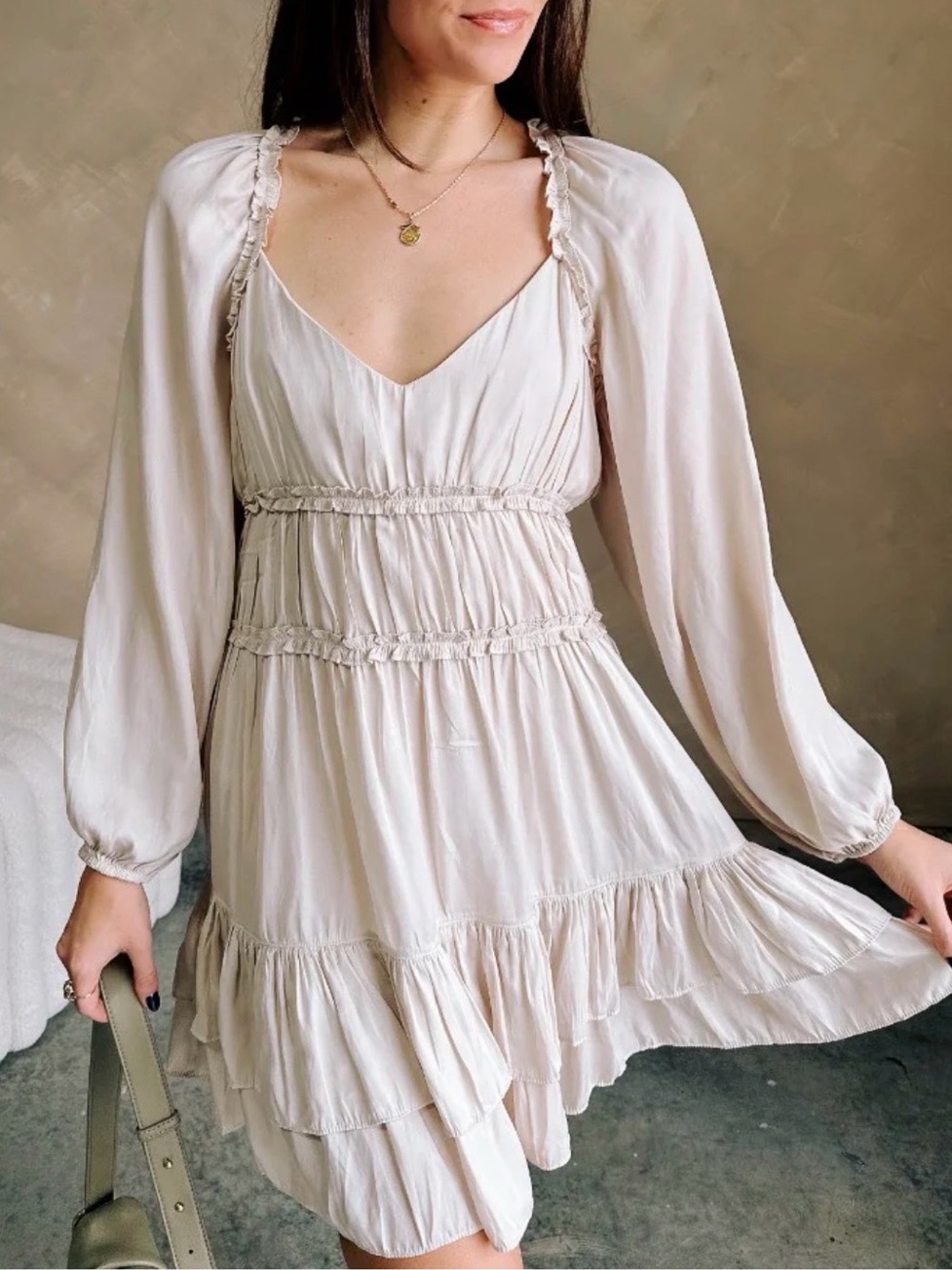 UMGEE Women's Cream Tiered Smocked Waist V-Neck Dress